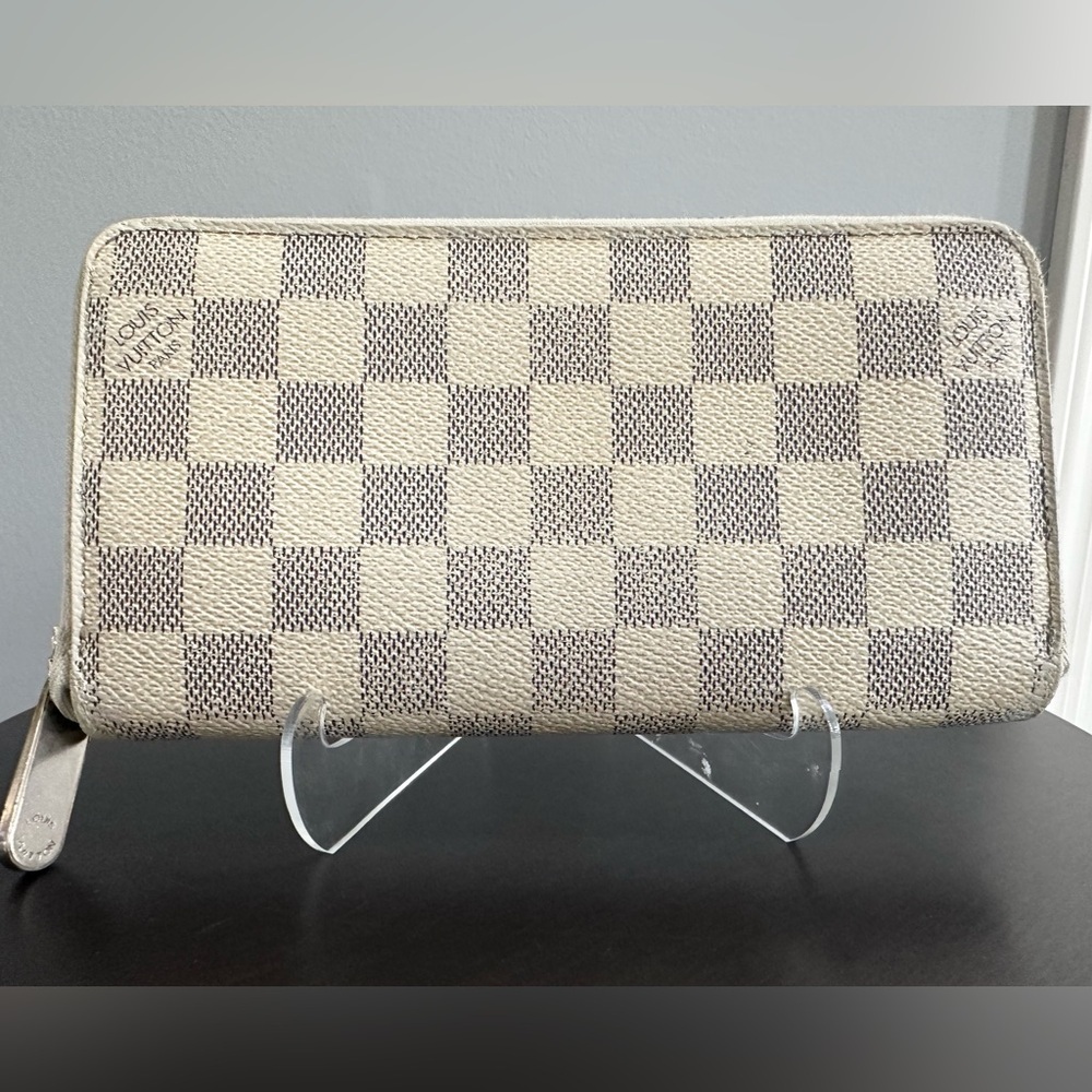 Louis Vuitton Damier Azure Zip Wallet with Dust Bag and Box - Authentic - Picture 3 of 16